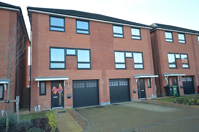 3 Bedroom Semi-Detached House For Sale In Beatrice Gardens, Oxfordshire, OX9