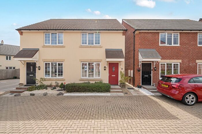 2 Bedroom Semi-Detached House For Sale In Thomas Higgs Lane, Faringdon, Oxfordshire, SN7