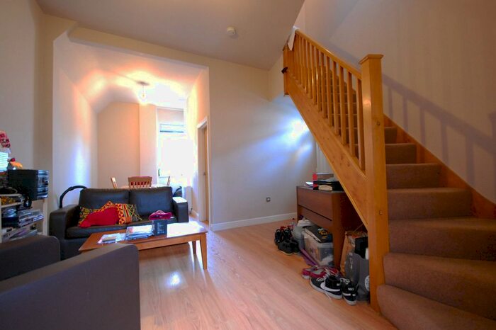 3 Bedroom Detached House To Rent In Casterton Sreet, London E8