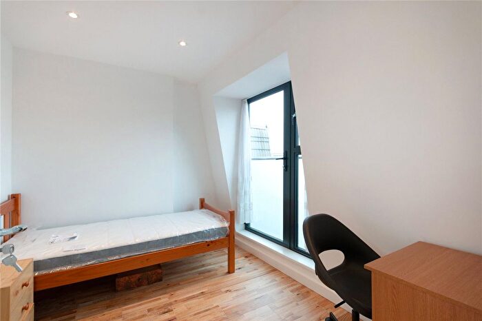 4 Bedroom Flat To Rent In Selkirk Road, London, SW17