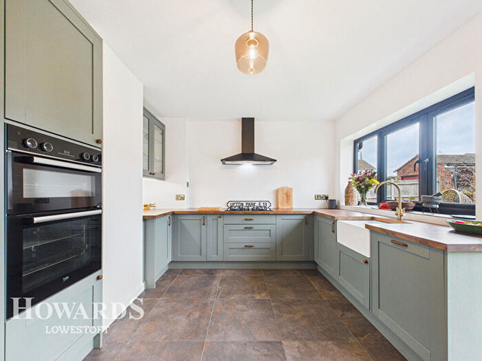 3 Bedroom Detached Bungalow For Sale In Wilson Road, Pakefield, NR33