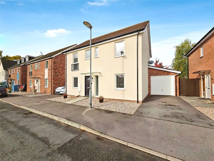 4 Bedroom Detached House For Sale In Hastings View, Bracknell, Berkshire, RG12