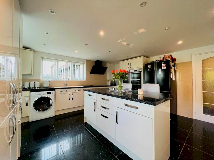 5 Bedroom Detached House To Rent In Rolvenden Hill, Rolvenden, Cranbrook, TN17