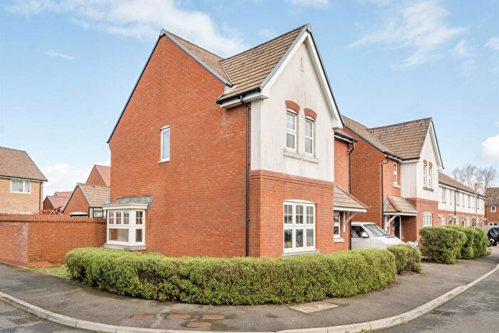 3 Bedroom Link Detached House For Sale In Wareham, BH20