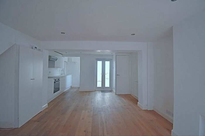 3 Bedroom Terraced House To Rent In Park Street, Brighton, BN2