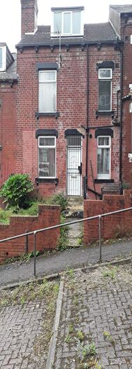 2 Bedroom House To Rent In Wharfedale Mount, Leeds, LS7