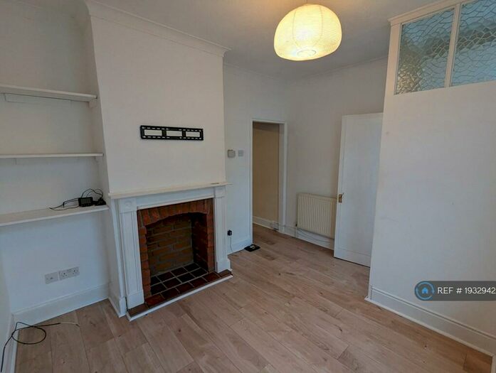2 Bedroom Terraced House To Rent In Londesborough Road, Southsea, PO4