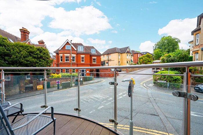 2 Bedroom Flat For Sale In Epsom Road, Guildford, GU1
