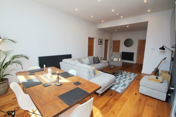 2 Bedroom Apartment To Rent In Queen Street, Newcastle Quayside, NE1
