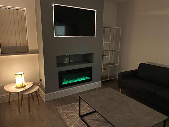 6 Bedroom House To Rent In Oxney Road, M14