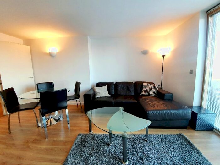 2 Bedroom Flat To Rent In West Point, Wellington Street, Leeds, LS1