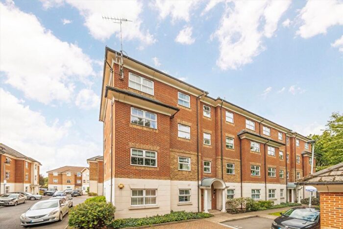 2 Bedroom Flat For Sale In Coppetts Road, London, N10