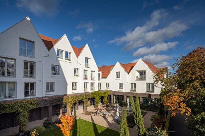 2 Bedroom Retirement Property For Sale In Leyton Road, Harpenden, Hertfordshire, AL5