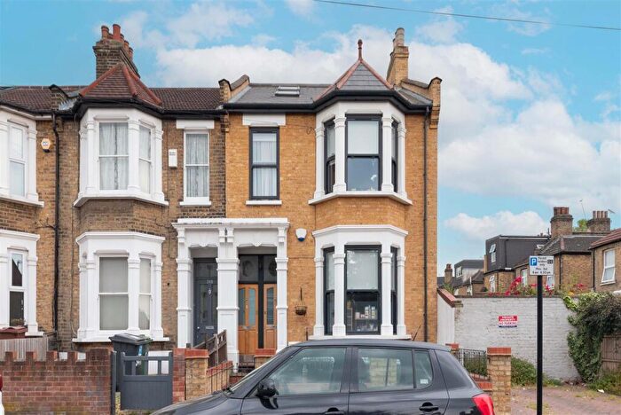 3 Bedroom Flat To Rent In Capworth Street, Leyton, E10