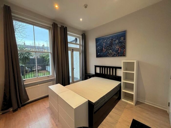 Studio To Rent In Gwendwr Road, London, W14