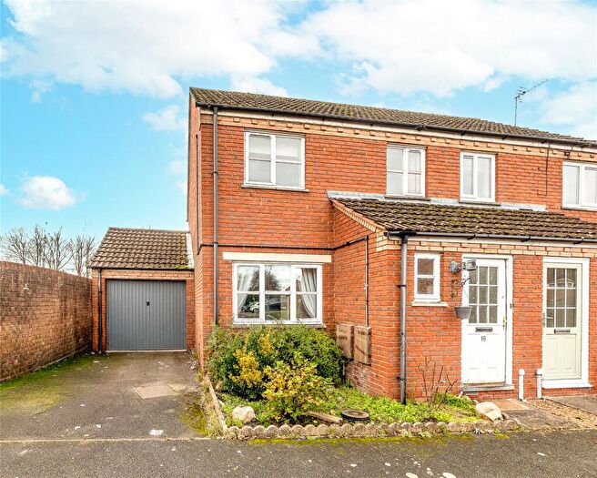 3 Bedroom Semi-Detached House For Sale In St. Hughs Rise, Didcot, Oxfordshire, OX11