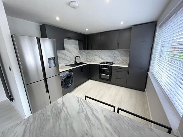 2 Bedroom Apartment To Rent In Christie Lane, Salford, M7