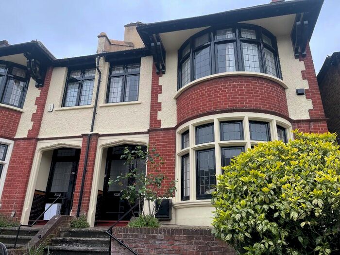 1 Bedroom Flat To Rent In Caterham Road, London, SE13