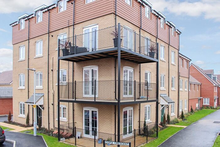 2 Bedroom Flat For Sale In Copia Crescent, Leighton Buzzard, LU7