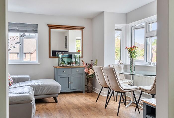 1 Bedroom Flat For Sale In Floyd Close, Tunbridge Wells, Kent, TN4