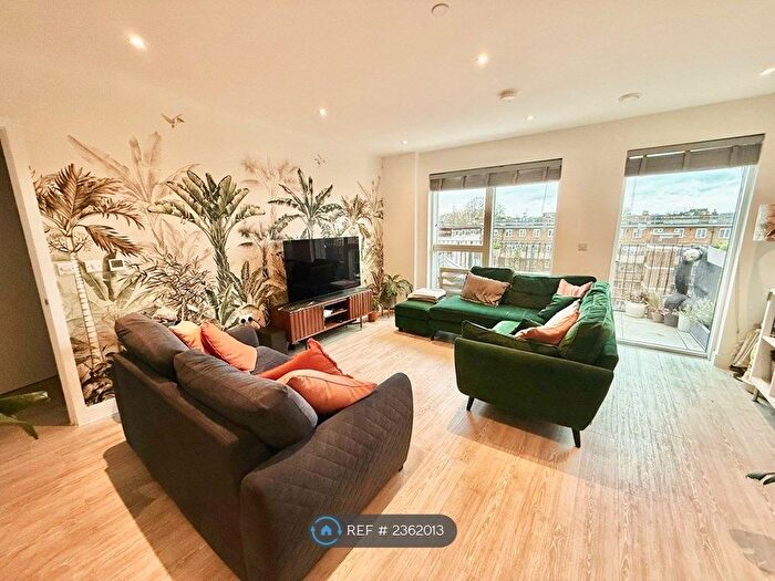 2 Bedroom Flat To Rent In Walrond House, London, N16