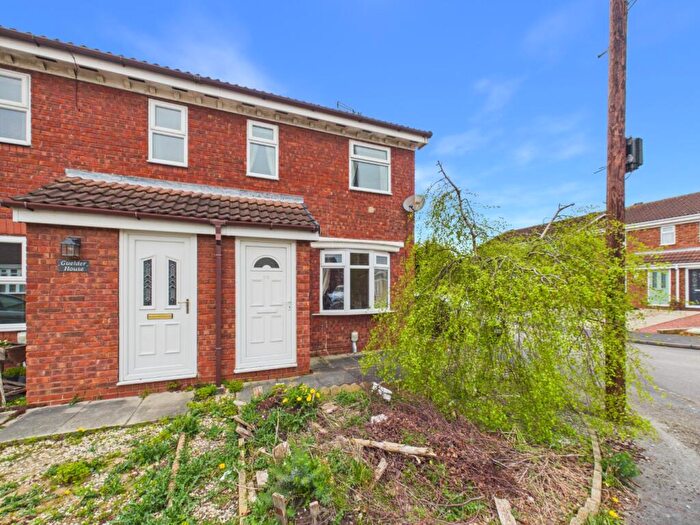 2 Bedroom Semi-Detached House For Sale In Coronet Close, Hull, HU6