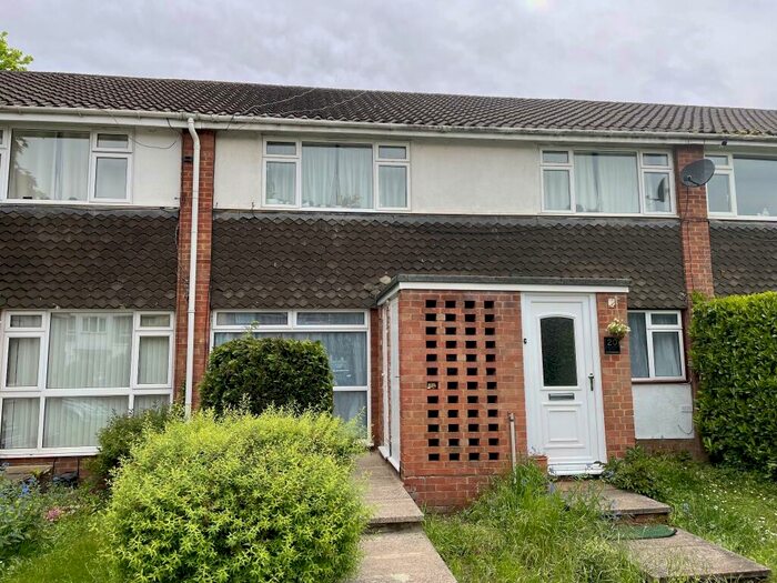 2 Bedroom Ground Maisonette To Rent In Ray Park Avenue, Maidenhead, Berkshire, SL6