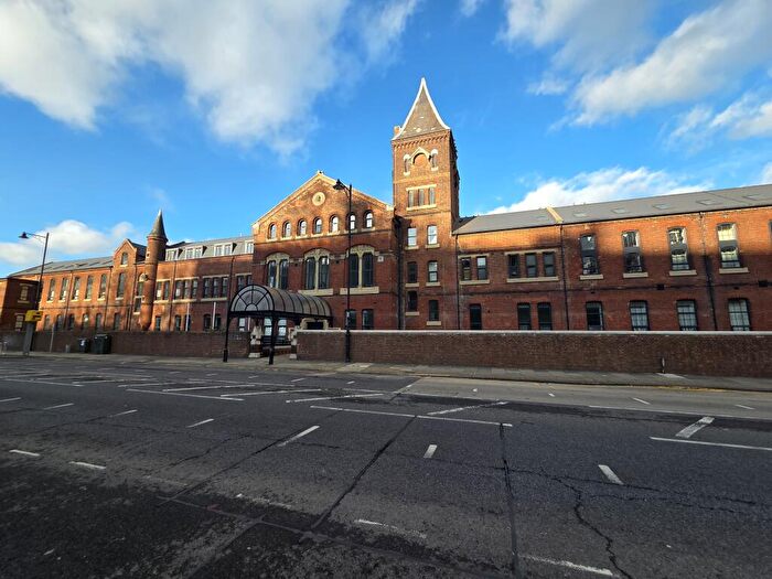 1 Bedroom Flat To Rent In New Road, Chatham, ME4