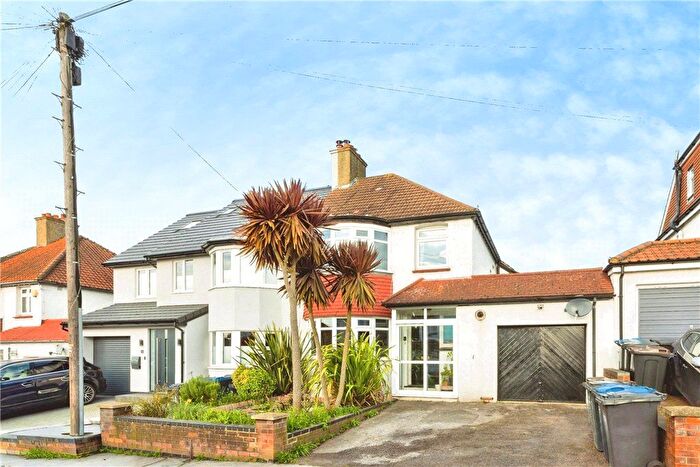 3 Bedroom Semi-Detached House For Sale In Croft Road, London, London, SW16