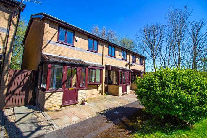 3 Bedroom Town House For Sale In Schofield Street, Darwen, BB3