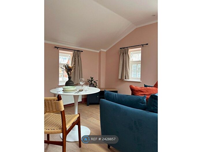 Studio To Rent In Saville Road, London, W4