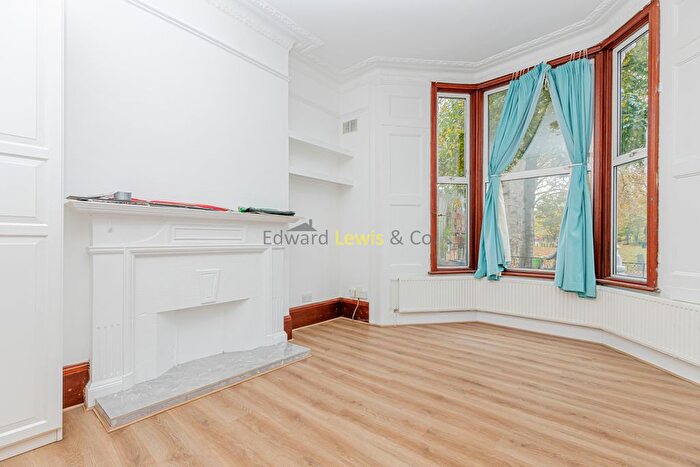 2 Bedroom Flat To Rent In Brooke Road, London, N16