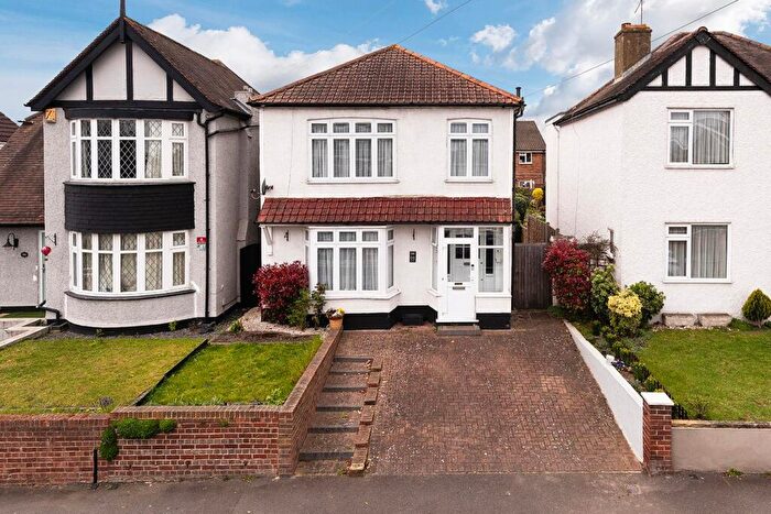 3 Bedroom Detached House For Sale In Upton Road, South Bexleyheath, DA6