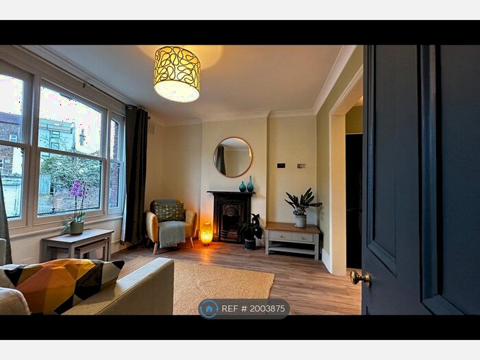 2 Bedroom Maisonette To Rent In Birkbeck Place, London, SE21