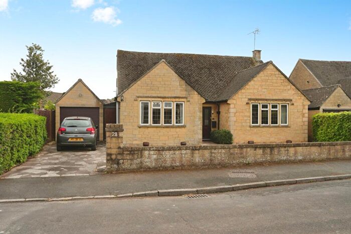 3 Bedroom Detached Bungalow For Sale In Park Crescent, Frenchay, Bristol, BS16