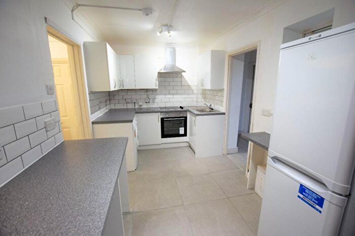 4 Bedroom Semi Detached House To Rent In Bed Student Home - Edgar Road, Opposite Cccu, CT1