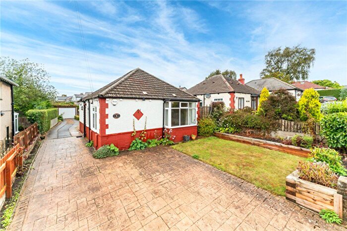 2 Bedroom Bungalow For Sale In Warren Lane, Bingley, West Yorkshire, BD16