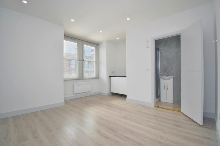 Studio To Rent In George Lane, London, SE13