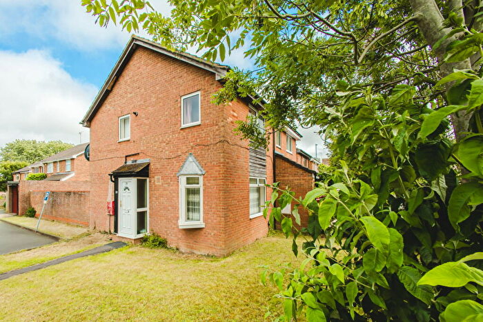 3 Bedroom Terraced House For Sale In Basingstoke Close, Freshbrook, Swindon, Wiltshire, SN5