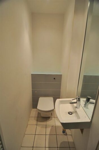 1 Bedroom Flat To Rent In Velvet Mill, Bradford, BD9