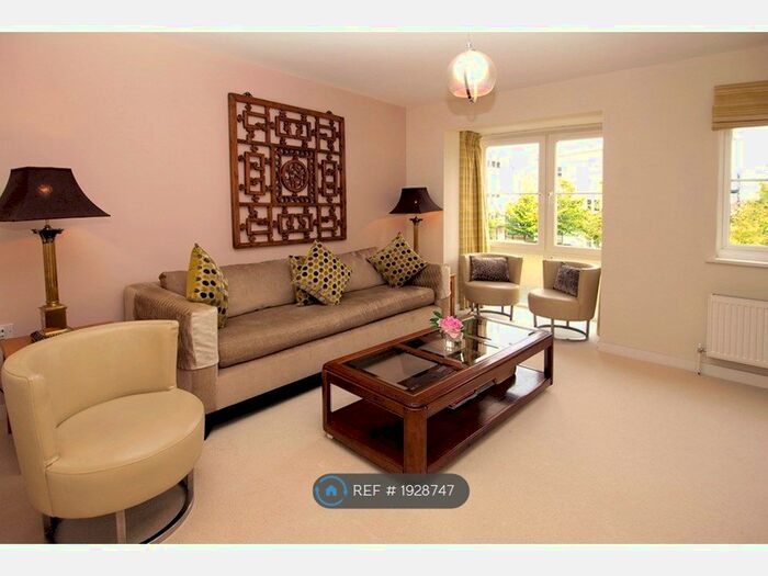 3 Bedroom Semi-Detached House To Rent In Revere Way, Epsom, KT19