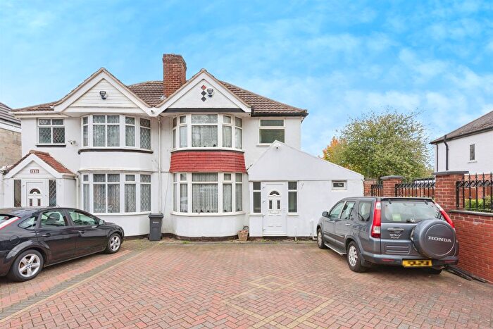 3 Bedroom Semi-Detached House For Sale In Chester Road, Sutton Coldfield, B73