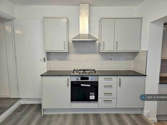 4 Bedroom End Of Terrace House To Rent In , Grays, RM17