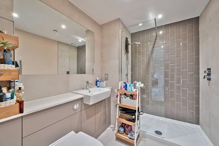 2 Bedroom Flat For Sale In Caversham Road, Colindale, London, NW9