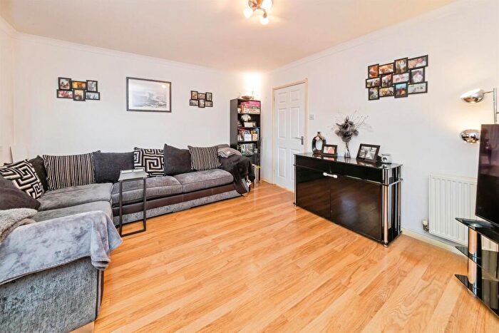 2 Bedroom Flat For Sale In Sandy Lane, Crawley Down, Crawley, RH10