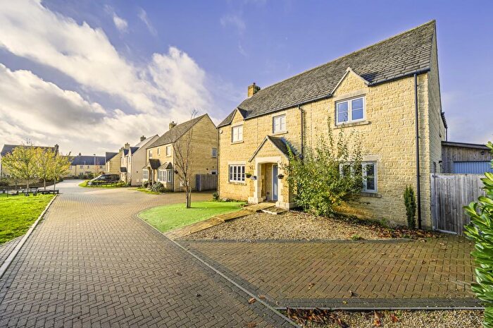 5 Bedroom Detached House For Sale In Holly Close, Tetbury, Gloucestershire, GL8