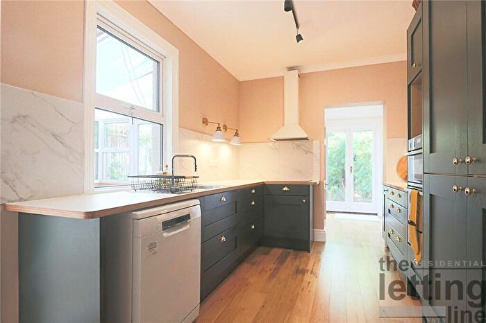 3 Bedroom Semi-Detached House To Rent In Acacia Road, Enfield, Middlesex, EN2