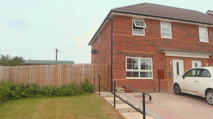 3 Bedroom Semi-Detached House To Rent In Spruce Avenue, Beverley, HU17