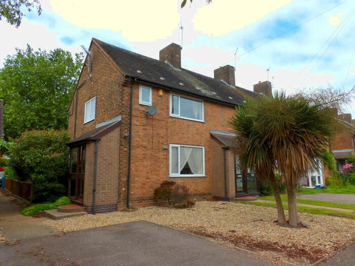 3 Bedroom House To Rent In Trenchard Close, Newton, NG13