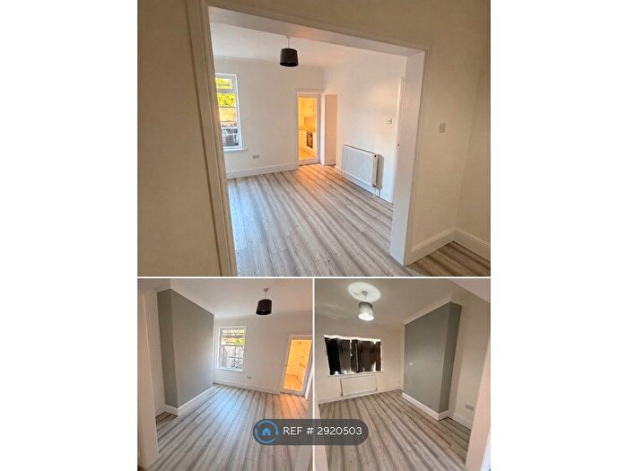 2 Bedroom End Of Terrace House To Rent In Wynburg St, Hull, HU9